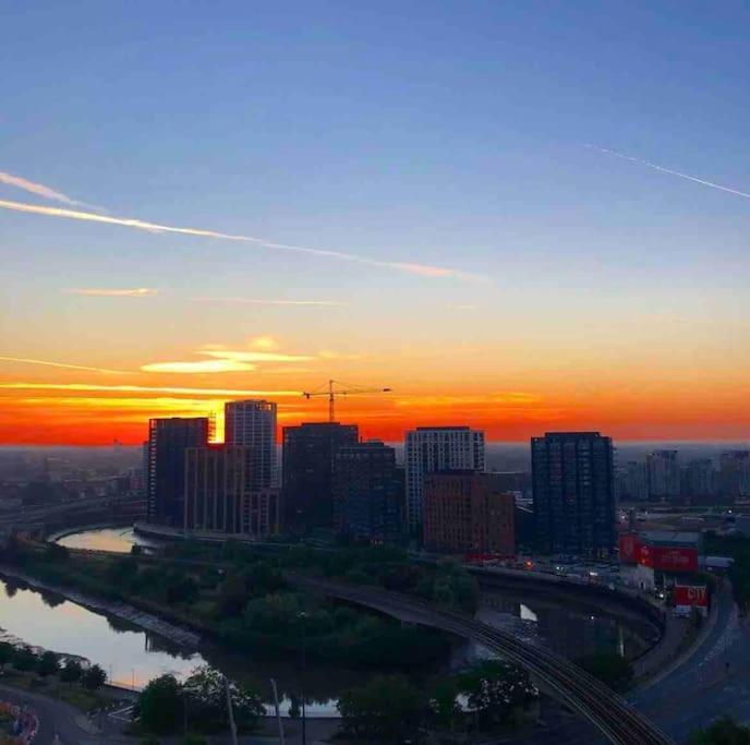 Apartament Skylineviews 2 Bed 2 Bath Flat Near Canary Wharf, O2 & Excel *