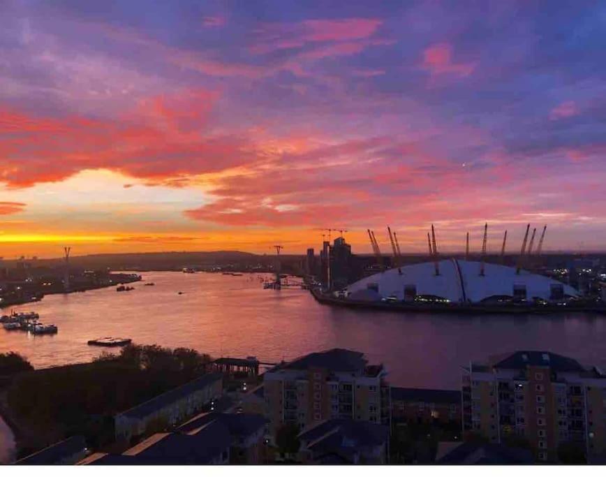 Apartament Skylineviews 2 Bed 2 Bath Flat Near Canary Wharf, O2 & Excel *