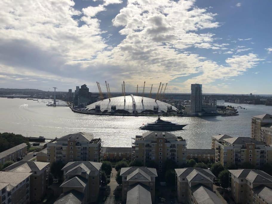 Skylineviews 2 Bed 2 Bath Flat Near Canary Wharf, O2 & Excel Londra
