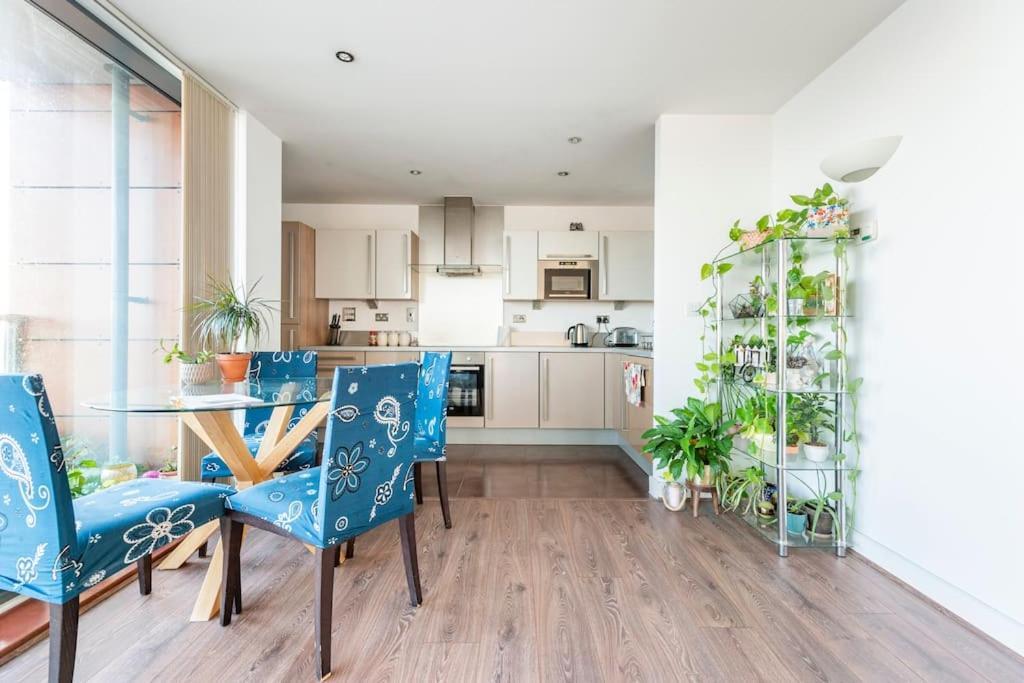 Apartament Skylineviews 2 Bed 2 Bath Flat Near Canary Wharf, O2 & Excel *